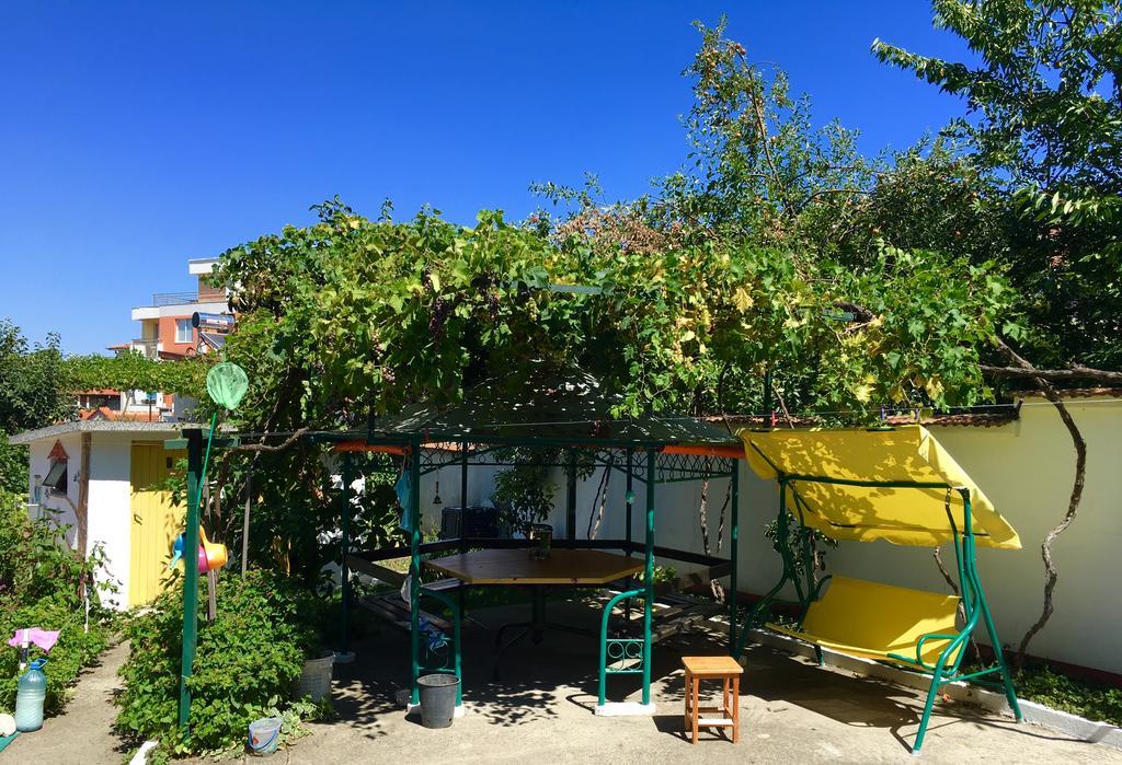Pink Guest House Obzor Extérieur photo